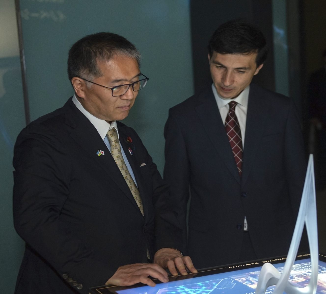 The Minister of Reconstruction of Japan Tadahiko Ito visited the Uzbekistan Pavilion